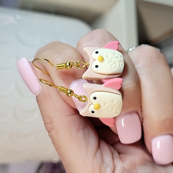 🔥LAST PAIR🔥 Floral Owl Drop Earrings - Picture 3 of 4